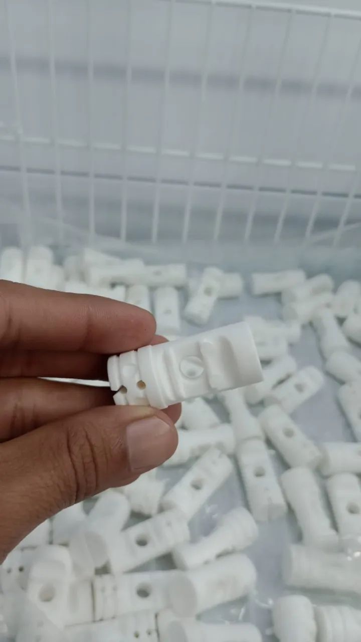 Isolador Para Cerca Elétrica Com Proteção Uv -pct. 2100 pçs - Foto 2