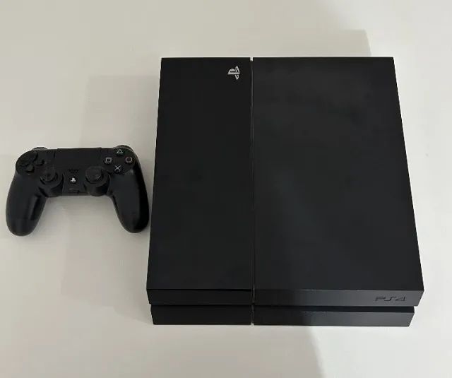 PlayStation 4 500GB Cor Preto Onyx + 2 Controles originais