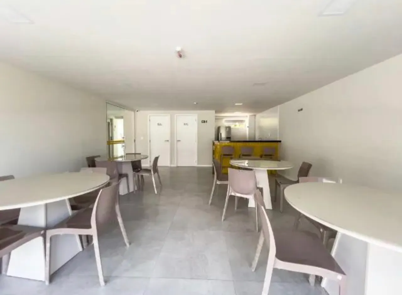 Vendo apto no 1º andar, posição sul, 64m2, varanda gourmet, 2 quartos s/ 1 suíte, 2 vagas