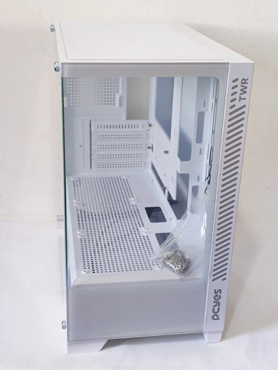 Gabinete PCYes TWR White Para Placa mATX