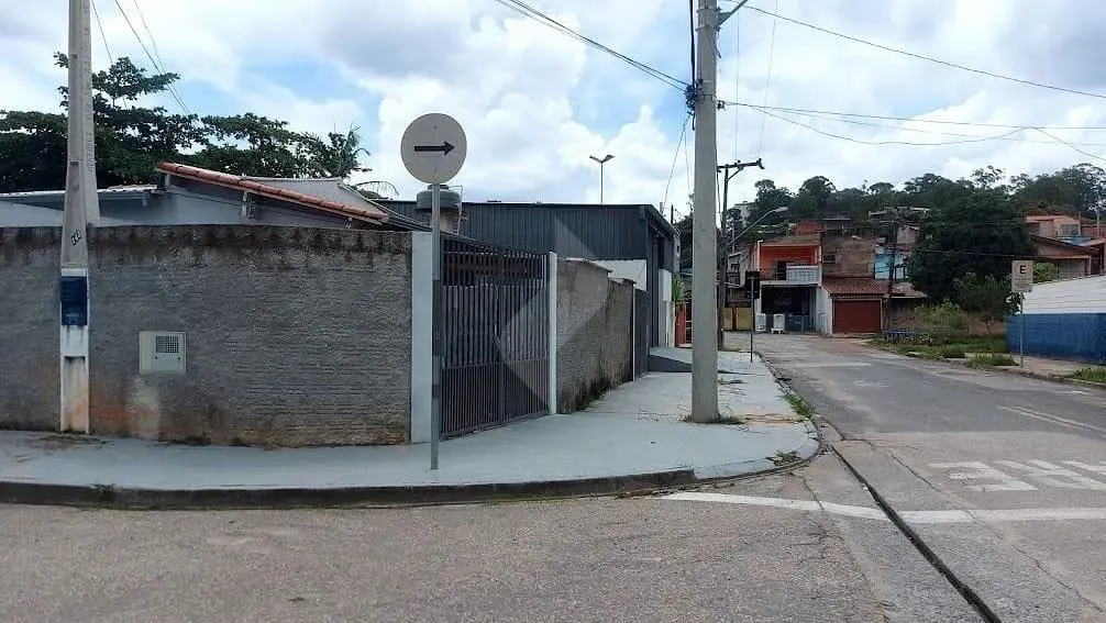 Casa com 3 kitnets - Além Ponte - Sorocaba/SP. Pacote locação: R$ 1.300,00 cada kitnet. Ve