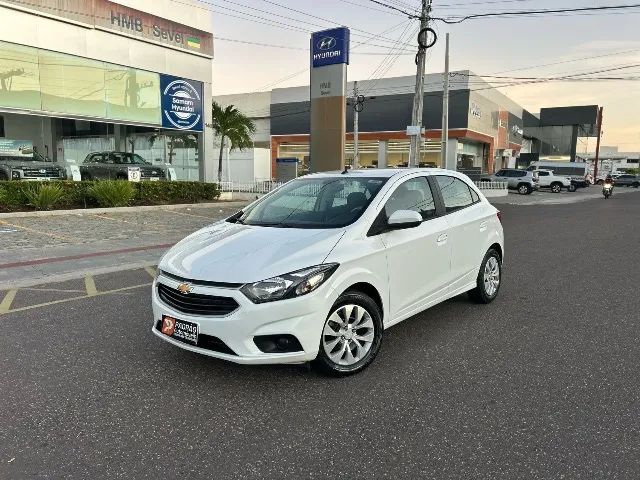 Onix LT 1.4 (Apenas 67.000 Km e Única dona)