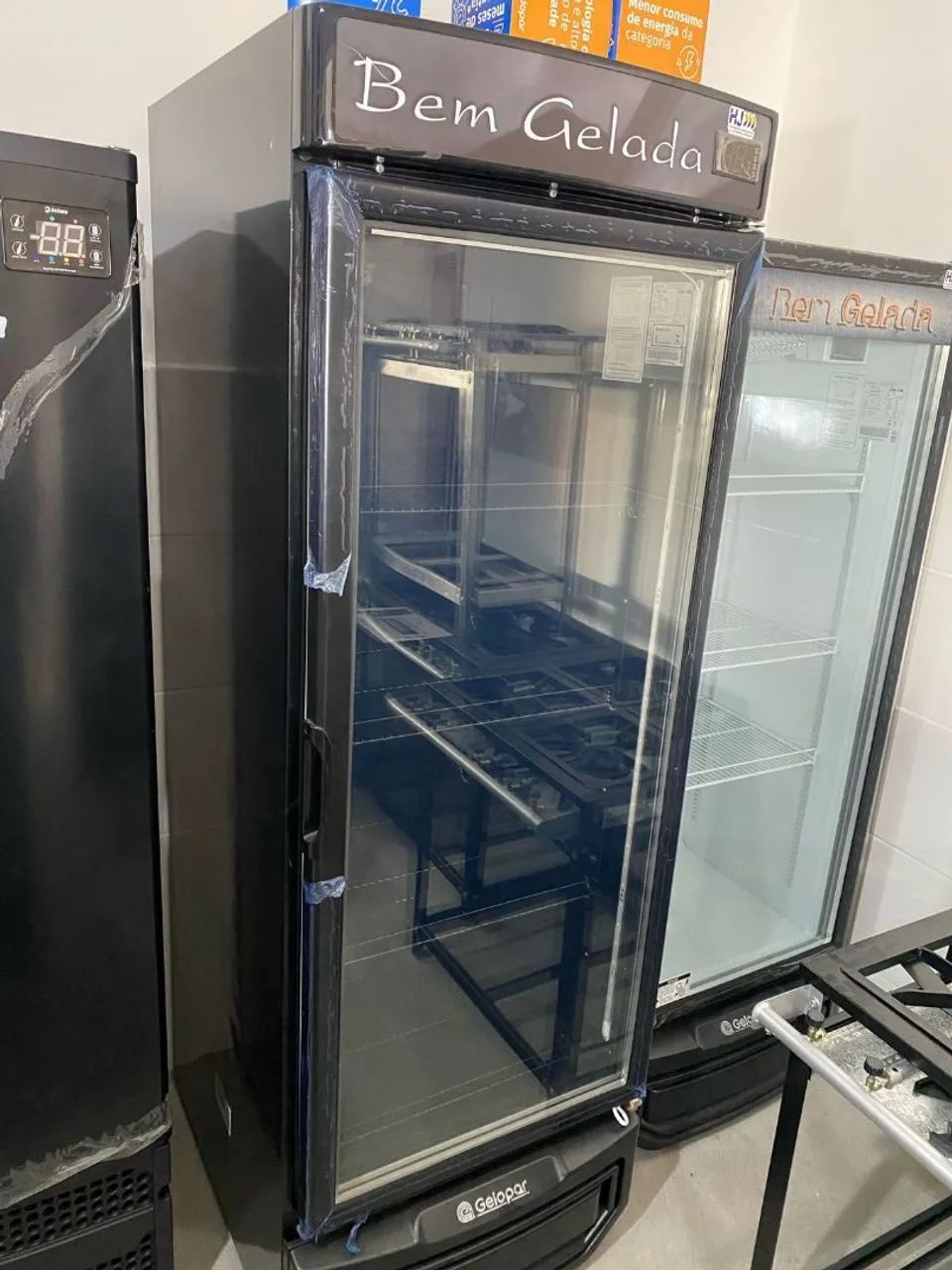 NZ. Beer Cooler 572 Liters with Glass Door and Defogger, 4 Shelves GELOPAR