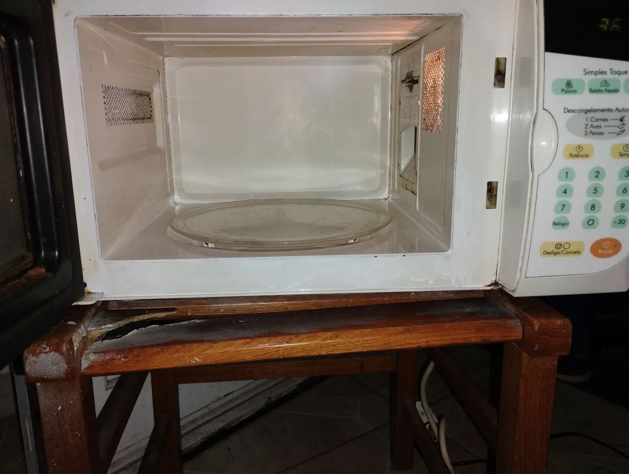 Micro-ondas LG 20 Litros 110V com diversas funções - Foto 4