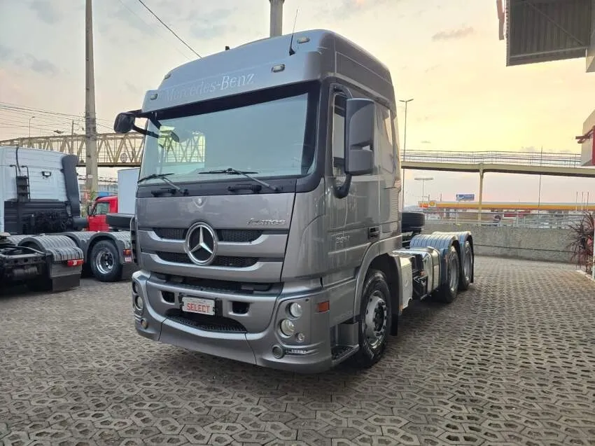 Mercedes-Benz Actros 2651 S, 6x4 Leito Teto Alto.