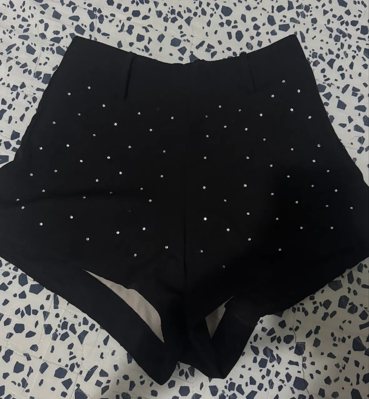 Short preto com brilho