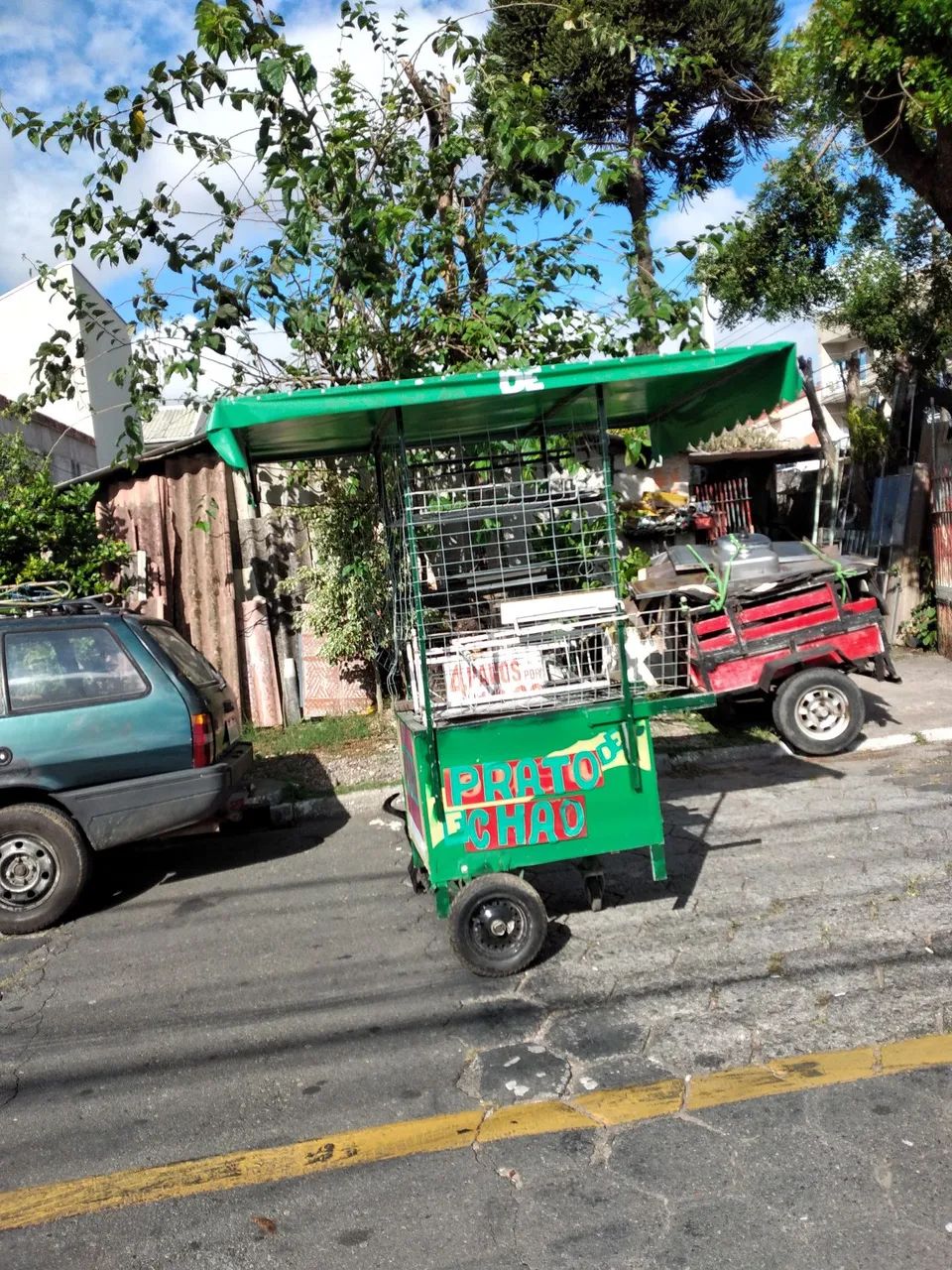 Carrinho ambulante  ou se preferir  fixo sem novo  pode usar pra vários fins  tem  baú  - Foto 3