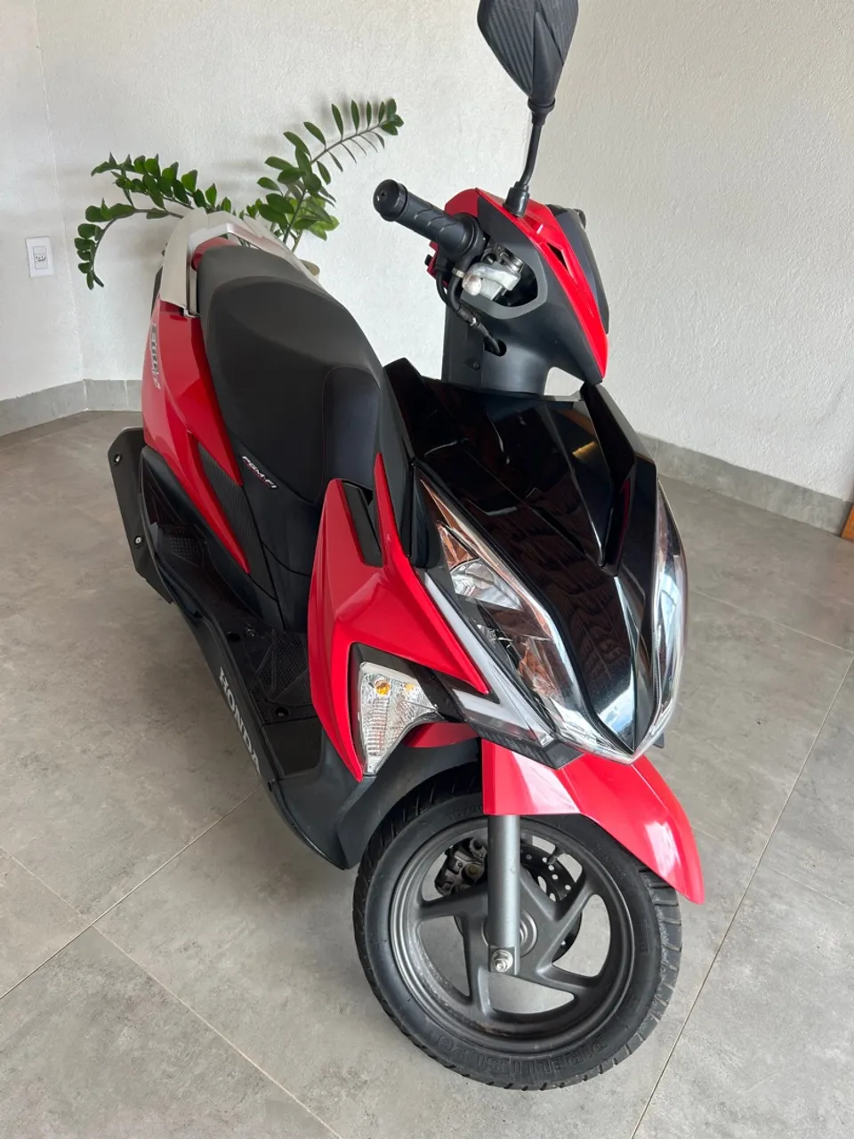 Linda Moto Honda Elite 125 