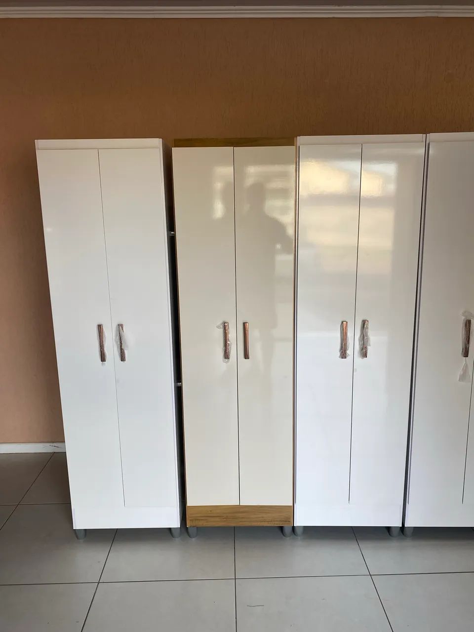 Armário multiuso com prateleiras - entrego  - Foto 2
