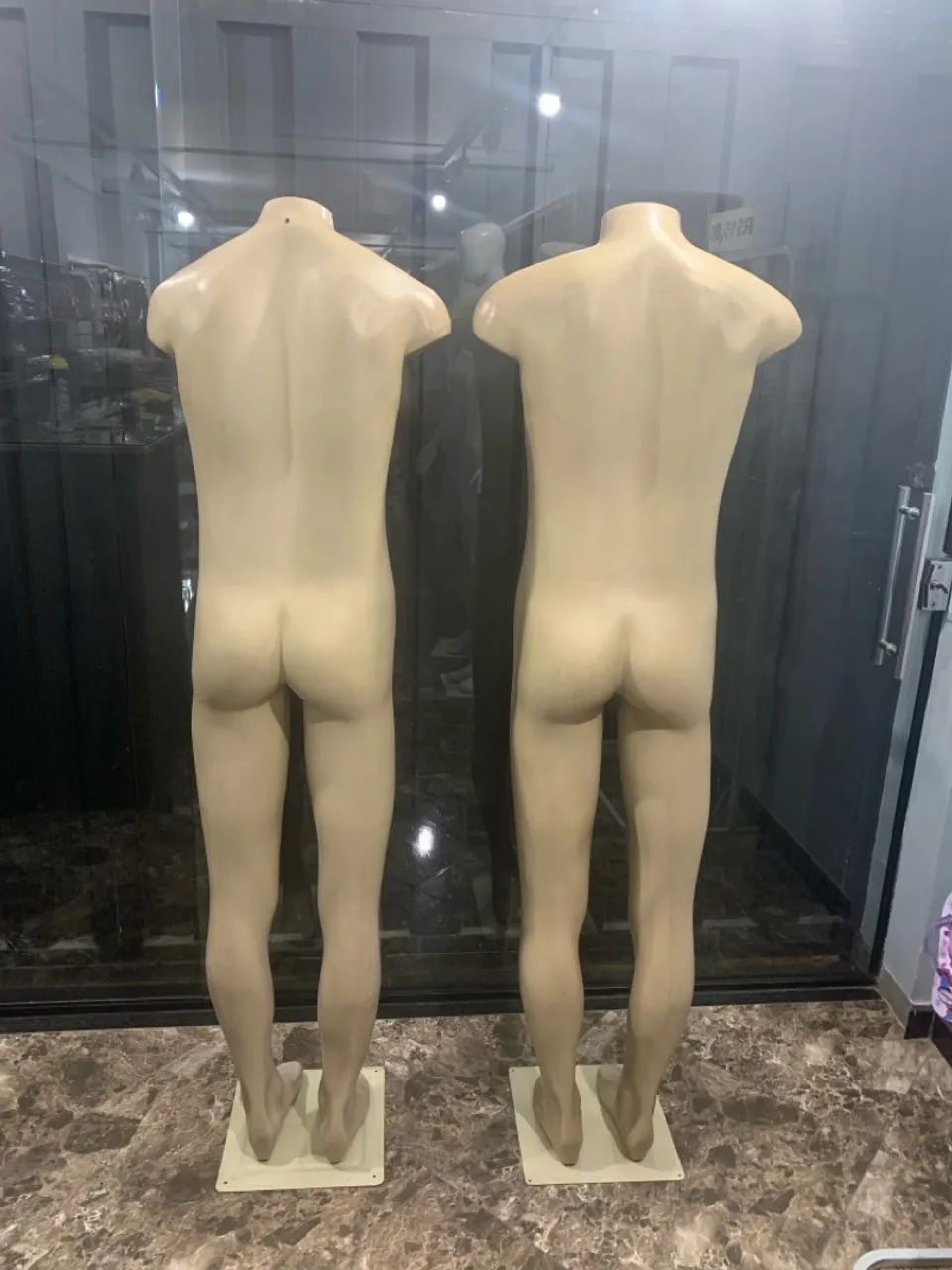 Manequins masculinos  - Foto 2