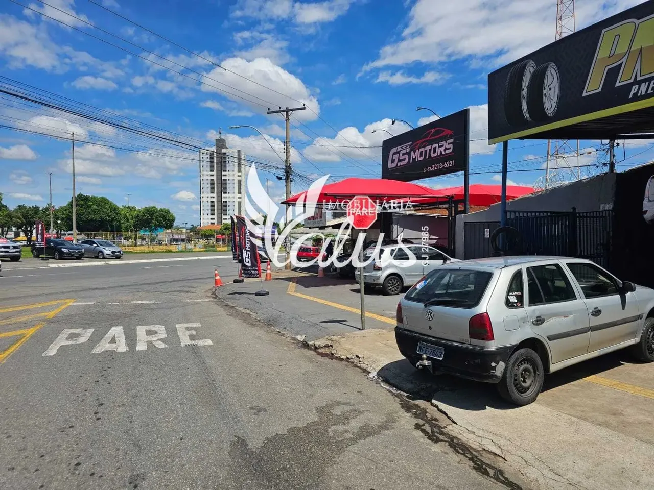 Salas comerciais com 505m² em frente a praça da feira no Parque Amazônia - Goiânia - GO