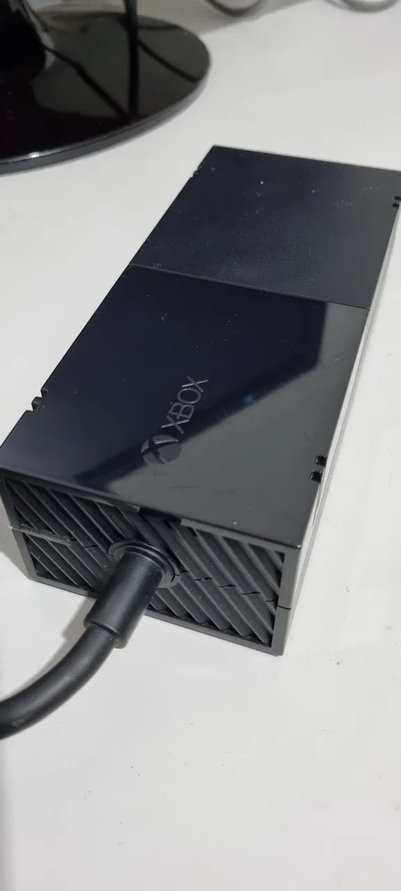 Fonte Xbox One Original / aceito cartão/ entrego