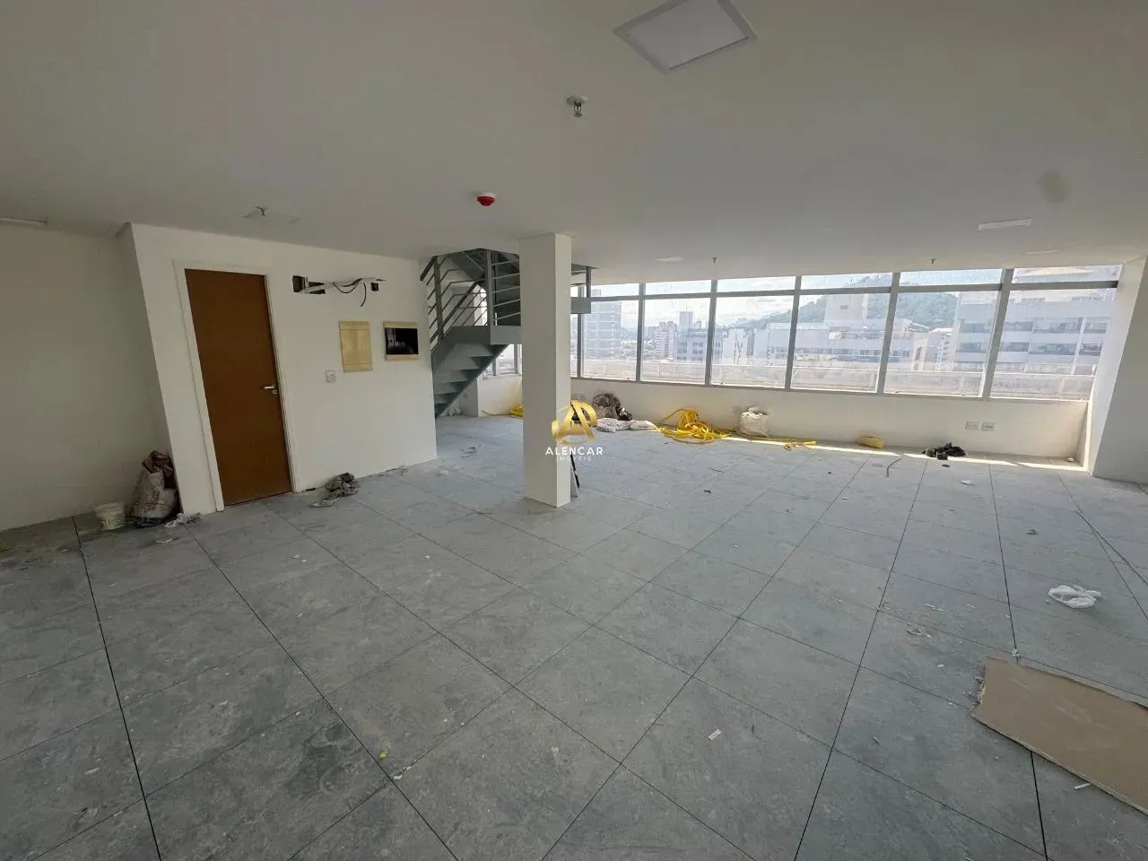 Sala duplex - disponível para locação na Praia da Costa, VV/ES