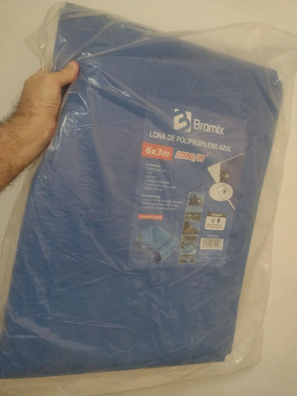 Lona sem uso no centro de São Gonçalo Azul 6x3m 100g/m² - Bramix