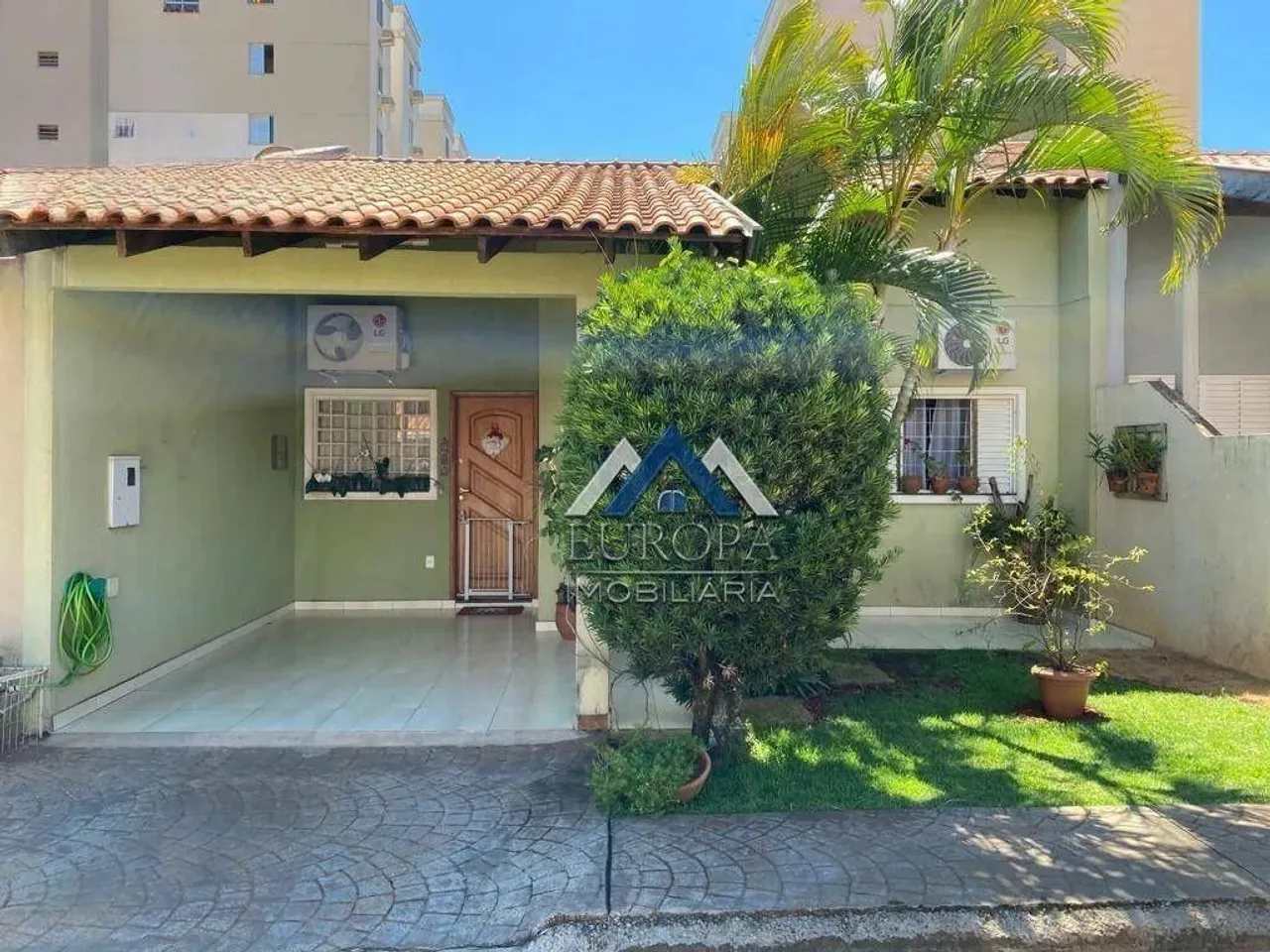 Casa com 2 dormitórios à venda, 80 m² por R$ 380.000,00 - Conjunto Habitacional Santiago I