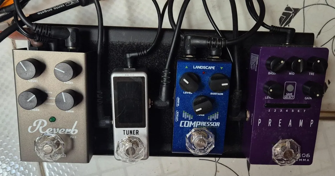 Pedais de efeito para guitarra - Reverb, Afinador, Compressor, Preamp