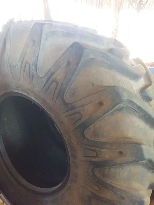 Pneu pirelli 28L26 semi novo - Foto 2