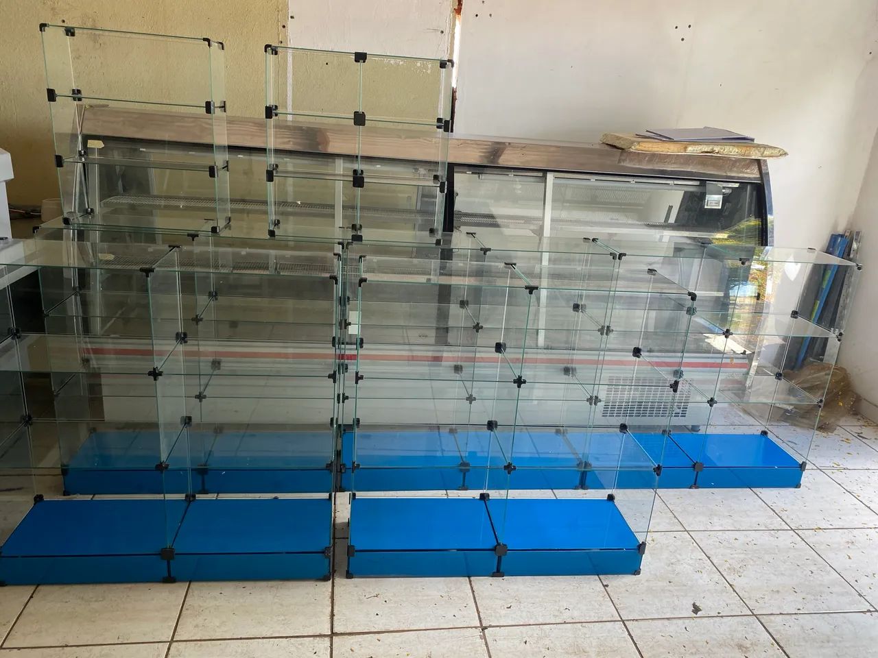 Balcões de vidros magazine  são 5 balcões  - Foto 2