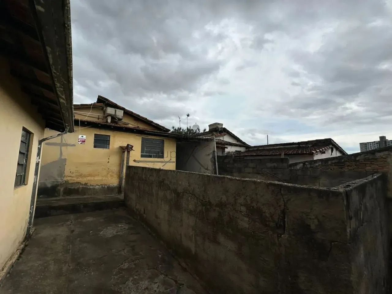 Oportunidade - Terreno com três casas - Jardim das Indústrias - Jacareí - 260m². - Foto 5