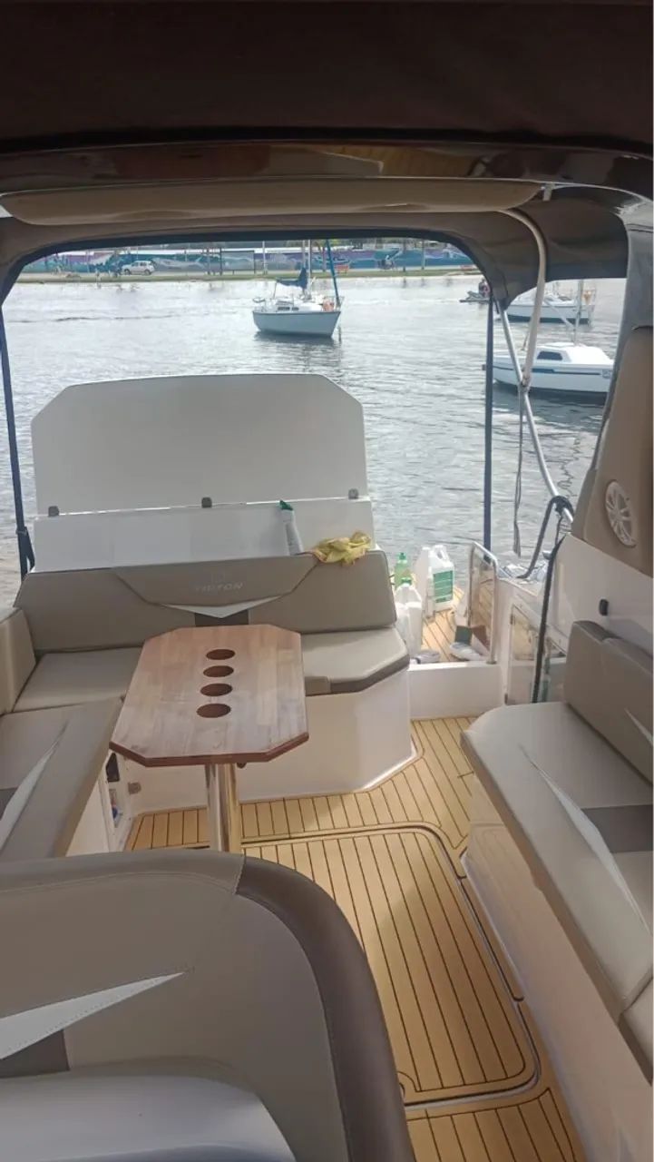 TRITON 300 SPORT + MONTAGEM DE SÉRIE + MERCRUISER 6.2L 300HP + ACESSÓRIOS - Foto 8