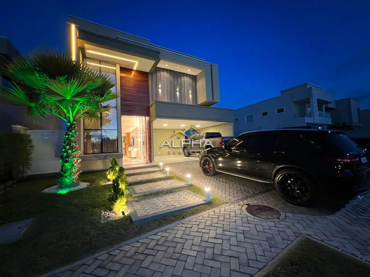 Casa de condomínio Duplex a venda no alphaville tem 250 metros com 4 suites porteira fec