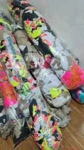 Retalhos de malhas colorido  1kg = 0,50$