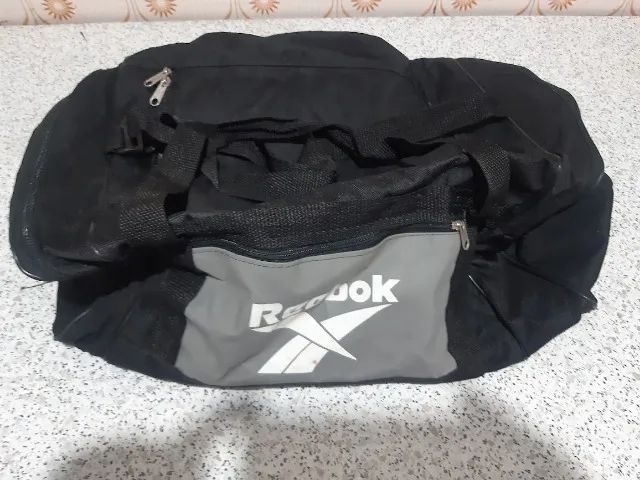Bolsa média, para levar  seus objetos, com ziper em cima e alças de transporte. - Foto 2