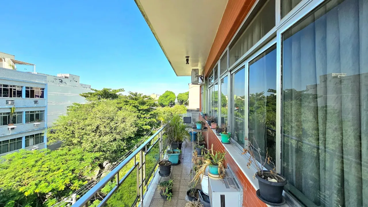 Apartamento à venda, Varanda ,03 quartos , elevador Ramos, Rio de Janeiro, RJ