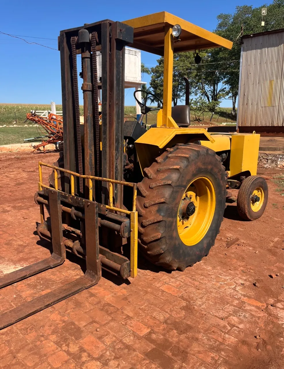 Empilhadeira trator Diesel montagem vantec