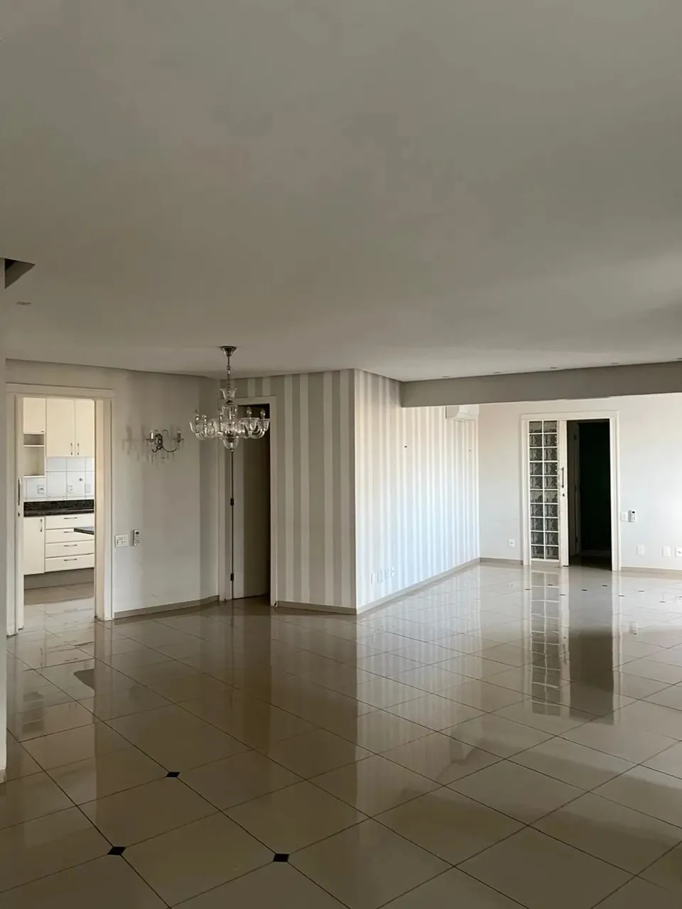 Imóvel Apartamento para aluguel possui 140m², 3 suítes, em Setor Oeste - Goiânia - GO