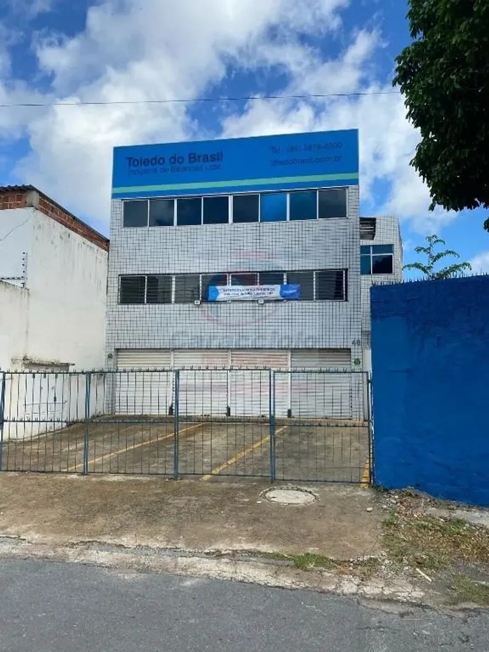 PRÉDIO NA IMBIRIBEIRA