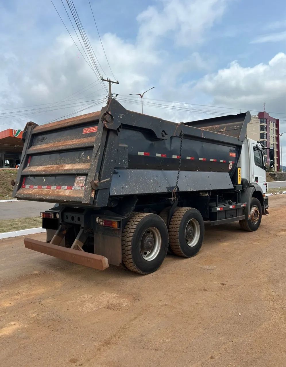 Caminhão  mb AXOR  3131  6x4  Caçamba   - Foto 5