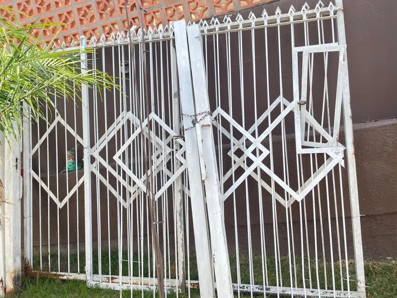 Grades com portão social 5.25 largura 2 altura 