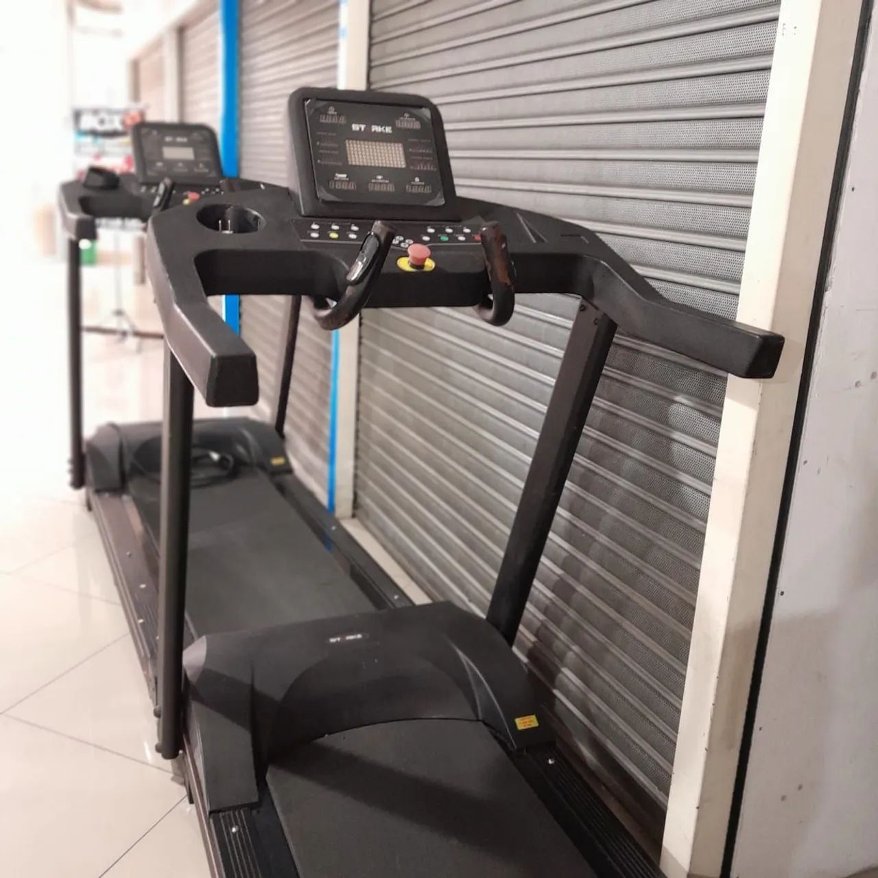 Para vender hj Esteira Elétrica Usada - Academia e Exercícios - Parque ...