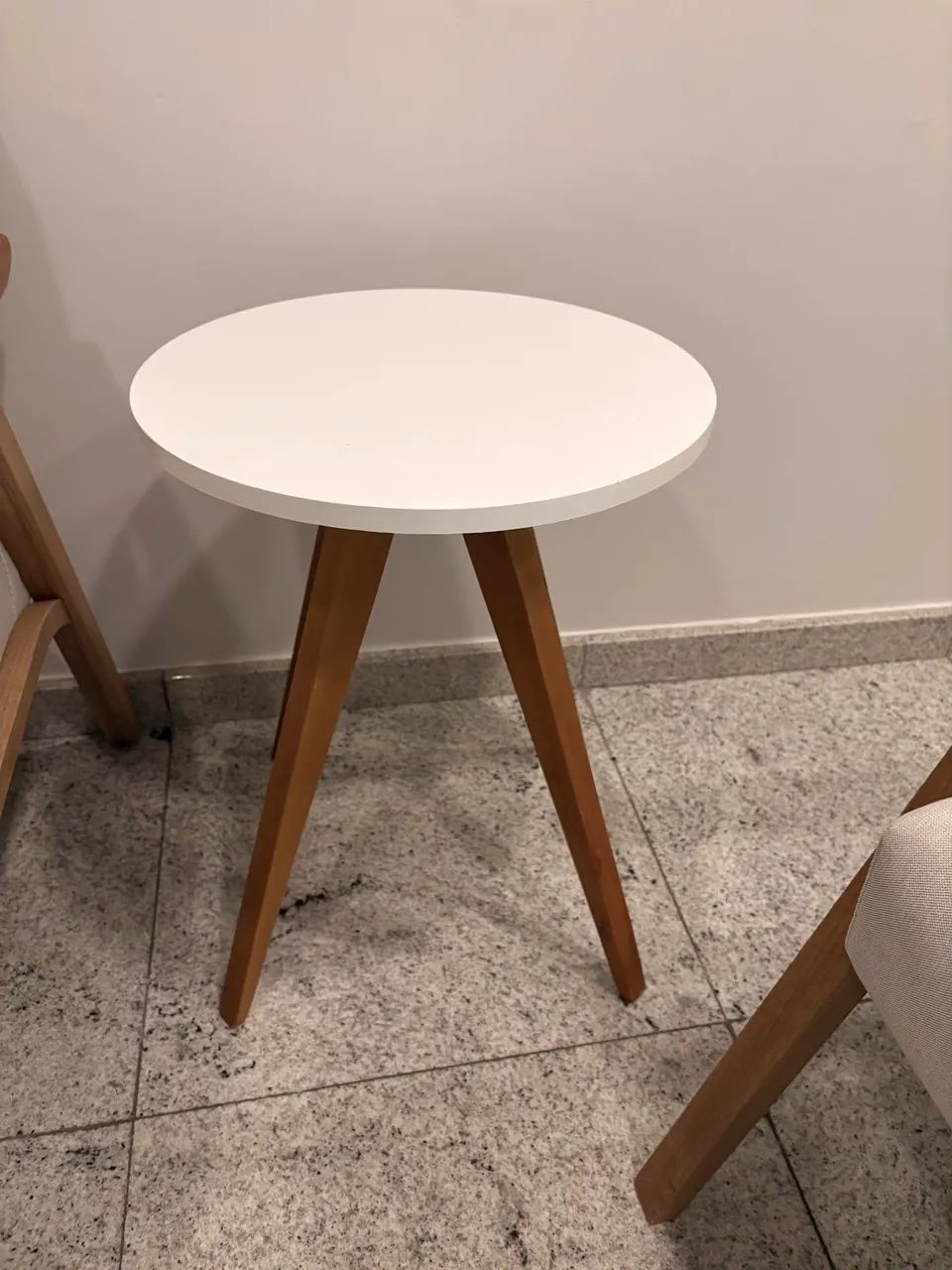 Vendo poltronas compradas recentes /  filtro e mesa de centro 64840819542145120