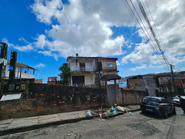 Vende-se Conjunto com 4 Casas no Lobato - Salvador/BA - 600m²