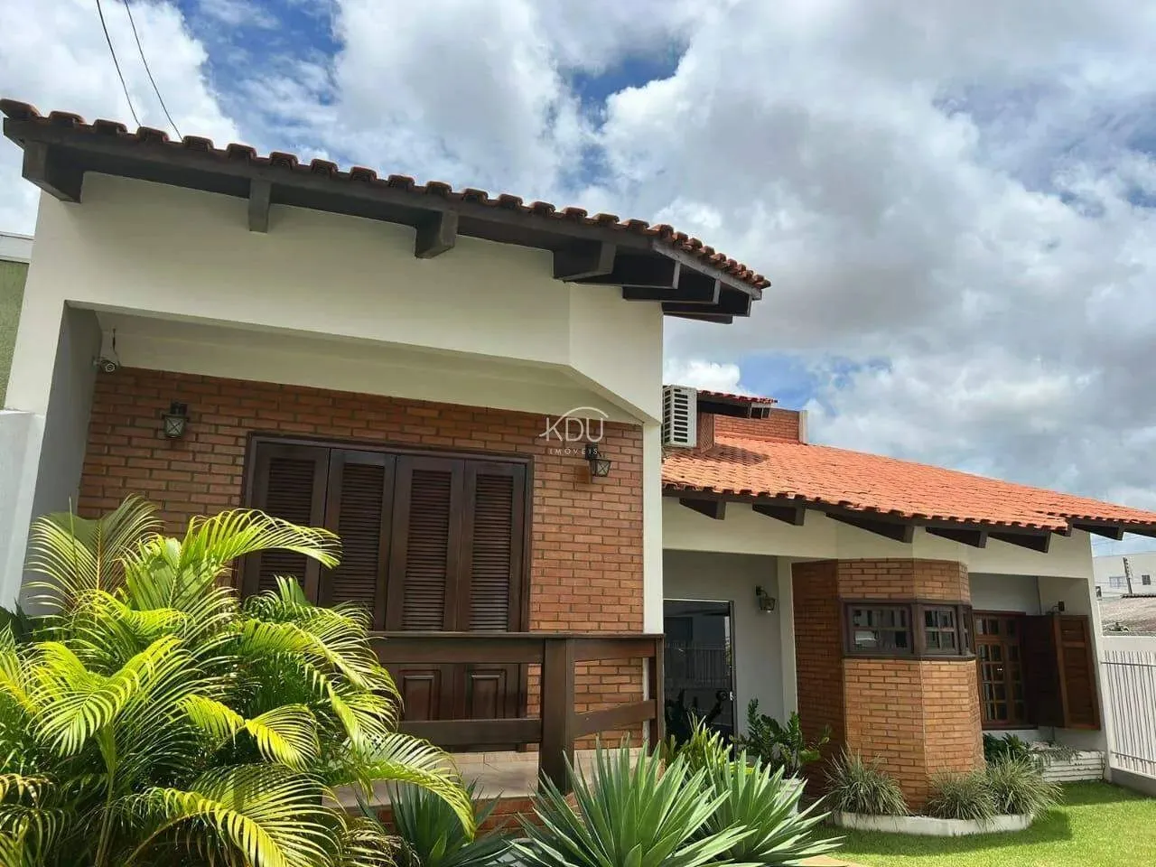 Casa à venda Centro Primavera do Leste 2.100.000,00