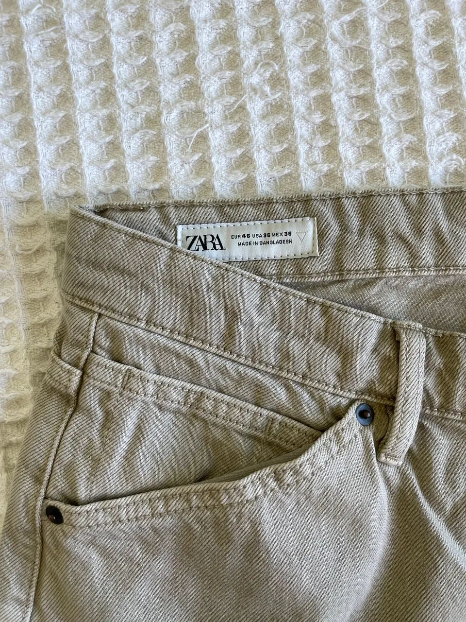 Bermuda Cargo Caqui Zara 46 - Foto 5