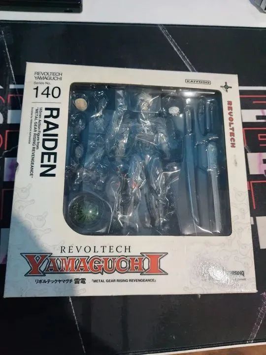 Action Figure Raiden Revoltech Yamaguchi Metal Gear Rising - Hobbies e ...