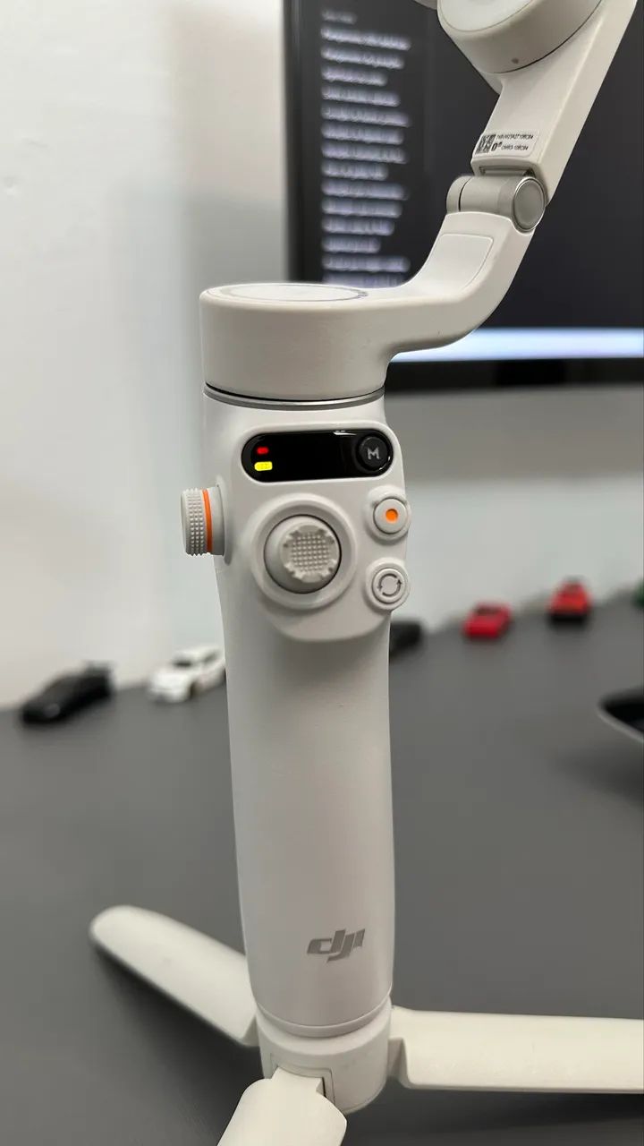 Estabilizador DJI OSMO MOBILE 6  - Foto 6