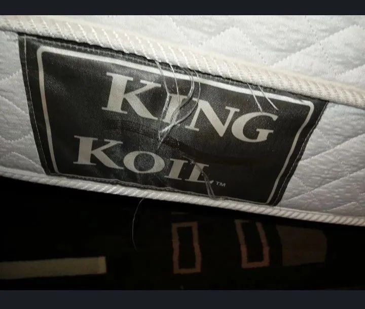 Colchão Queen com Detalhes Florais - Foto 6