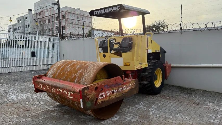 Rolo Compactador Dynapac CA-150 - 2008 - 4.423 horas - Liso - Bom Estado
