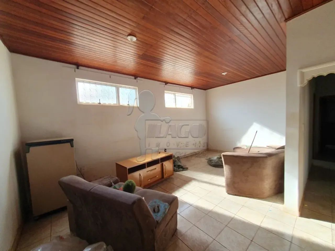 **CASA EM BRODOWSKI**