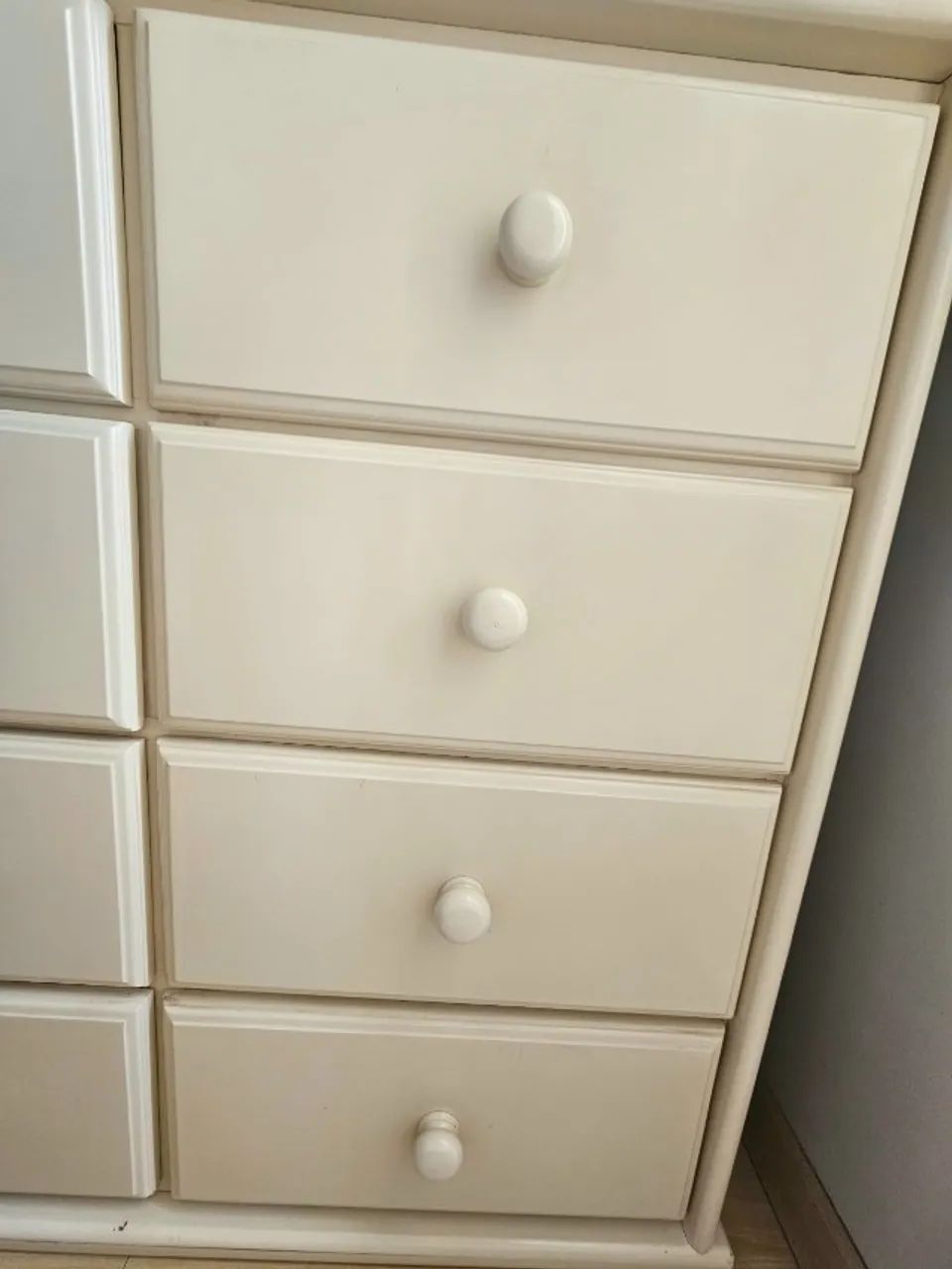 Cômoda Grande Off White com 9 Gavetas e Tampo de Vidro - Foto 3