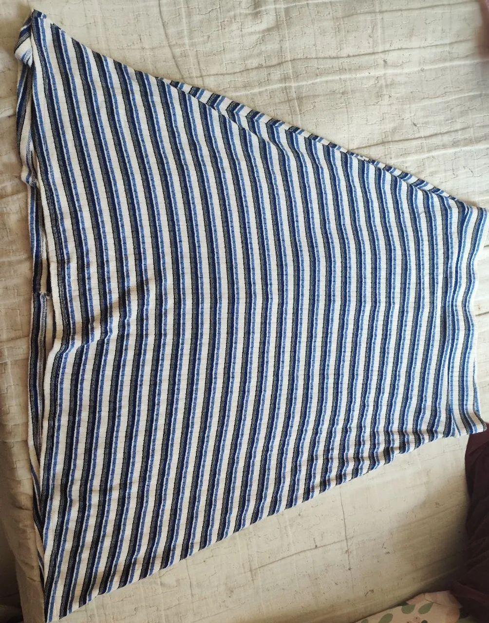 VENDO ESSA SAIA MIDI