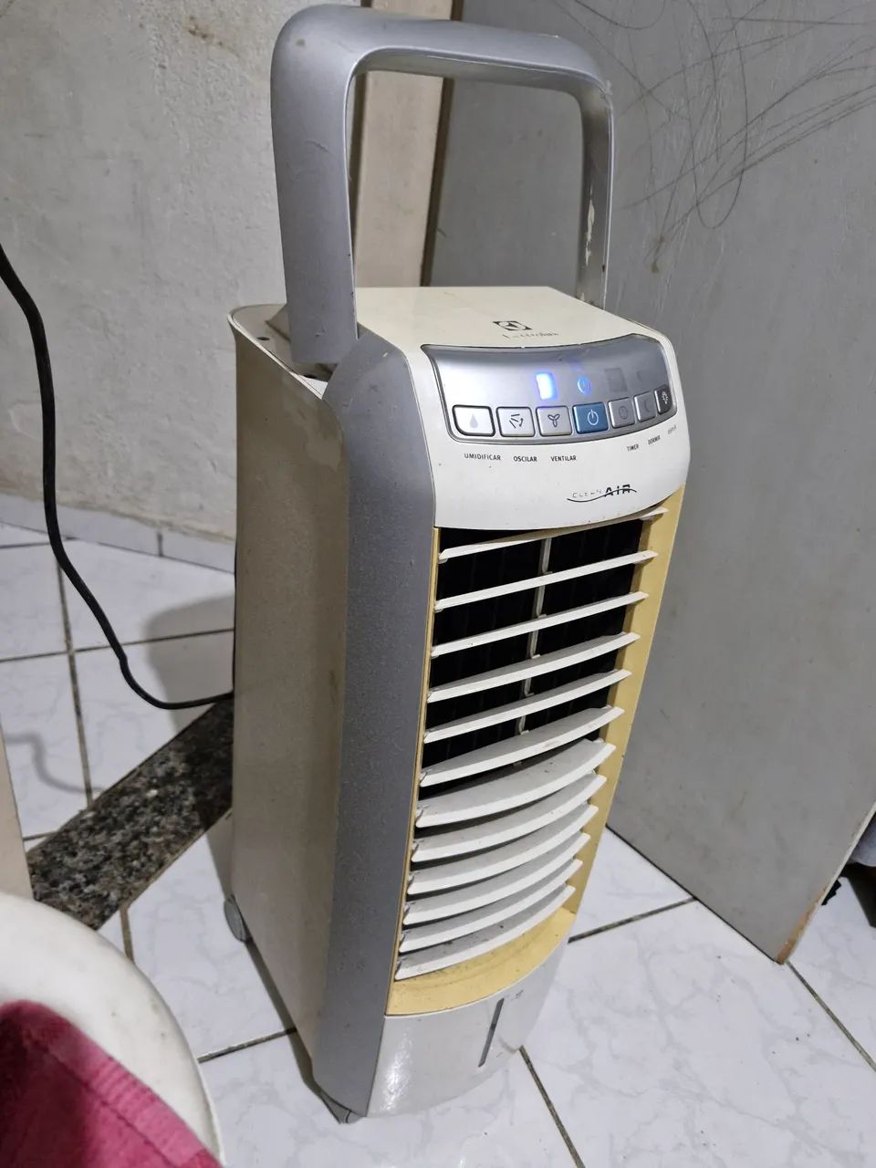 Climatizador de ar Eletrolux com gaveta para gelo