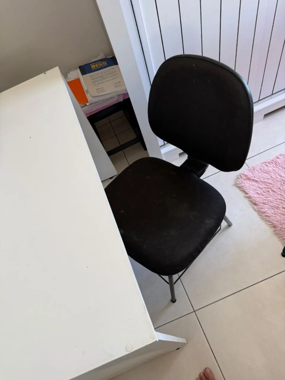MESA DE ESTUDOS COM CADEIRA