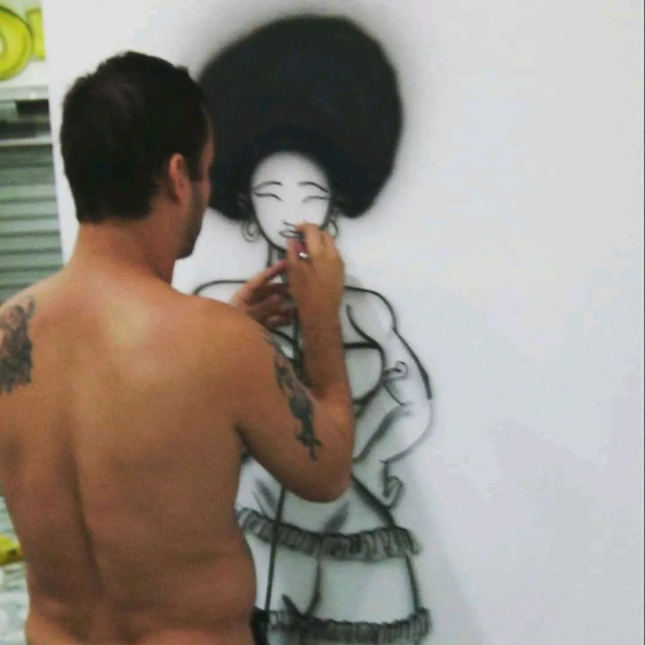 Faço camisas grafitadas - Foto 6