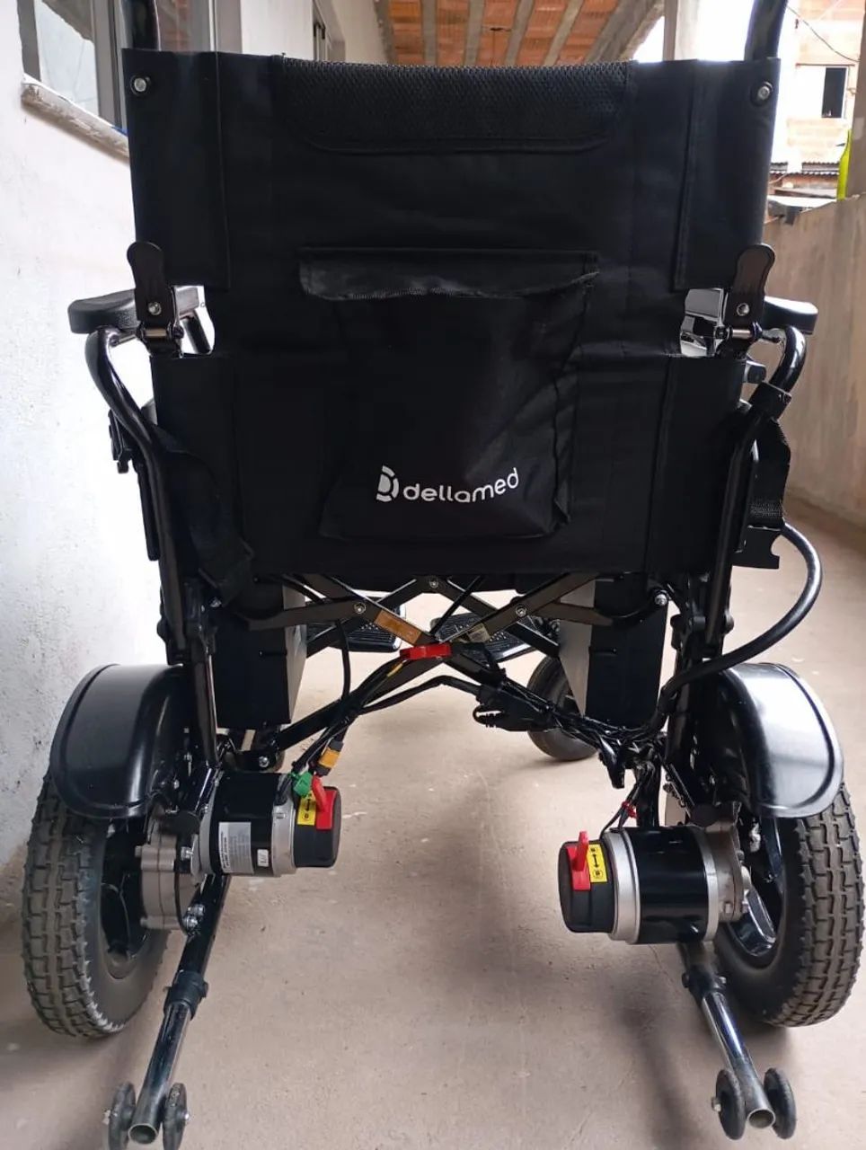 Cadeira de rodas motorizada e normal  - Foto 2