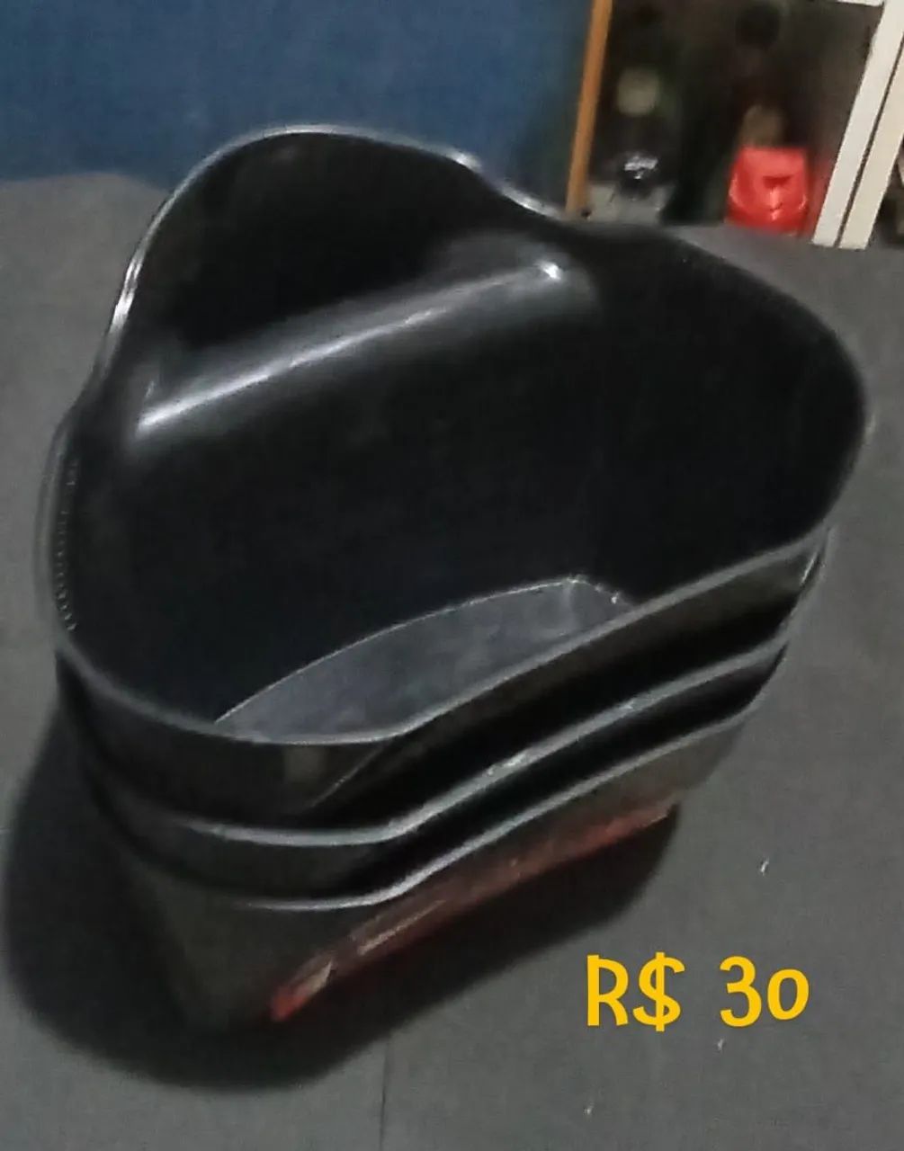 Caçamba de mãos para pintura e caçamba de massa e gesso